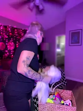 Snapshot of GoldieBakeman chatting on November 2025 05:22:01 PM GoldieBakeman online show from November 2025 05:22:01 PM