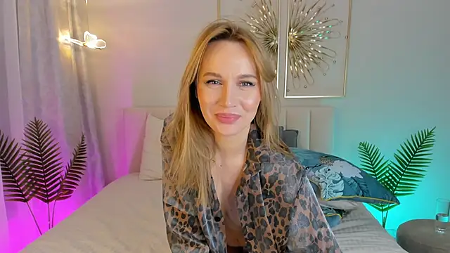 Snapshot of ___Cindy___ chatting on January 2025 08:34:02 PM Cindy online show from January 2025 08:34:02 PM