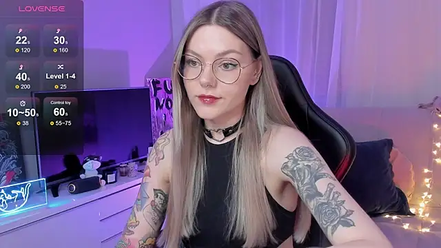 Marta May  online show from October 2025 06:16:01 PM