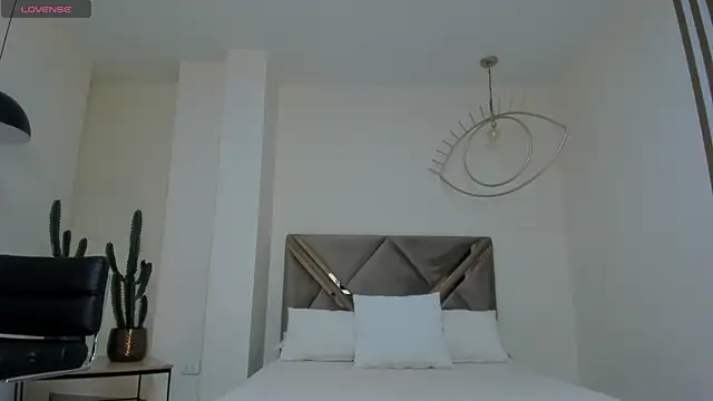 KatieNolan 1 online show from February 2025 11:14:02 AM