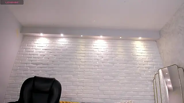 KatieNolan 1 online show from November 2025 06:12:01 PM