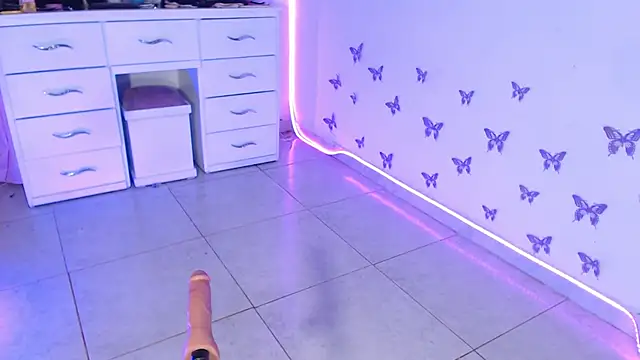 April sexycurvi online show from April 2026 08:34:01 AM