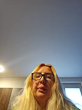 Snapshot of MariaRichi_ chatting on January 2025 08:18:02 AM MariaRichi online show from January 2025 08:18:02 AM