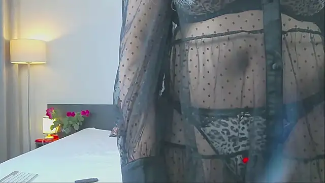 Snapshot of MariaRichi_ chatting on February 2025 10:41:01 AM MariaRichi online show from February 2025 10:41:01 AM