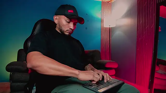 maximusclark1 online show from January 2026 02:28:01 AM