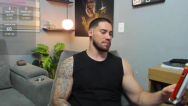 Giorgio-Leone online show from April 2026 02:01:01 AM