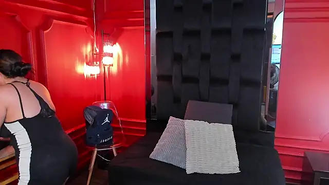 nathalie rossel online show from February 2025 01:22:01 AM