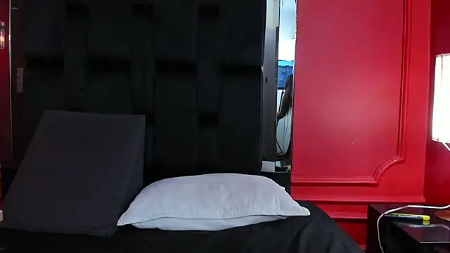 nathalie rossel online show from March 2025 10:15:02 PM