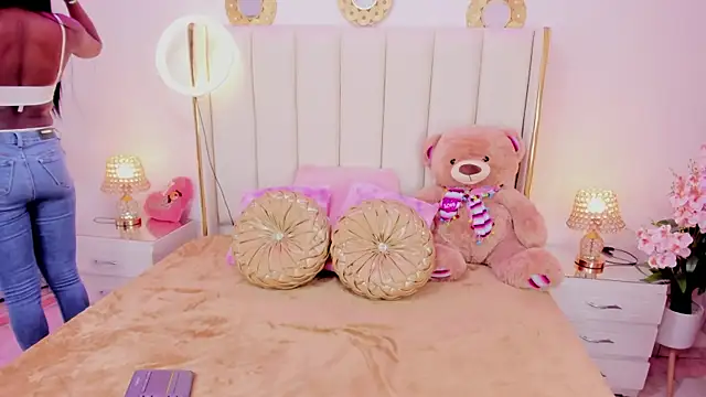 evangelin ts online show from October 2025 01:42:02 PM