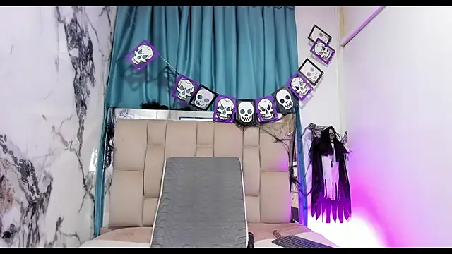 dafne queenn online show from November 2025 12:29:02 PM