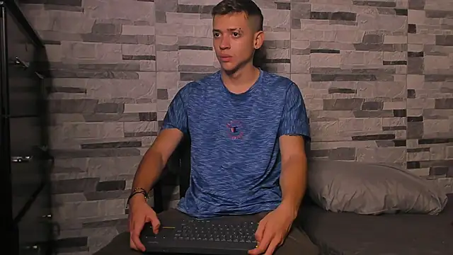 Dimitri higth420 online show from January 2026 02:33:02 PM