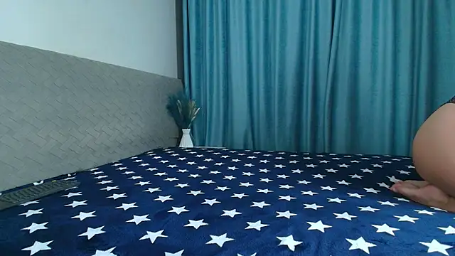 ElizaaXO online show from September 2025 04:45:02 PM