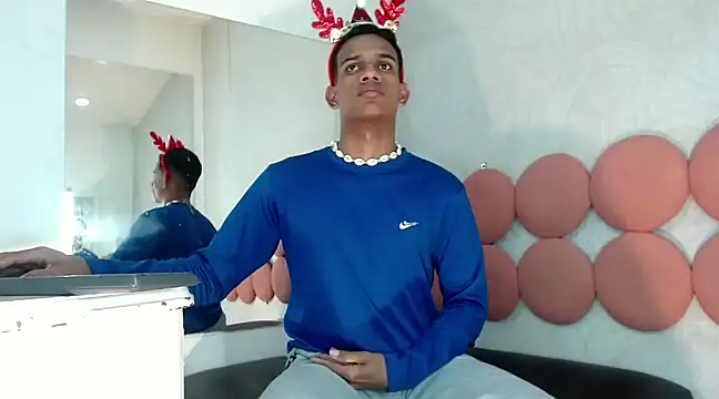 AbrahanBratz online show from December 2024 09:00:02 PM