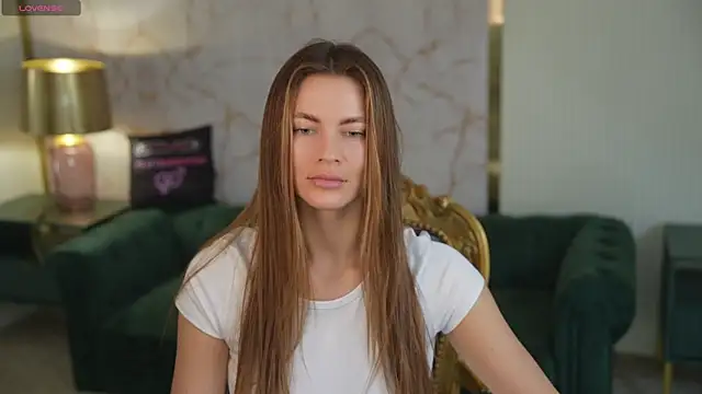 Julia  Star  online show from May 2026 08:10:01 AM