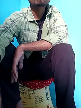 Snapshot of Piyush_2024 chatting on January 2025 07:17:02 AM Piyush 2024 online show from January 2025 07:17:02 AM
