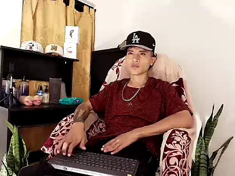 Edward Milleer online show from October 2025 03:34:01 AM