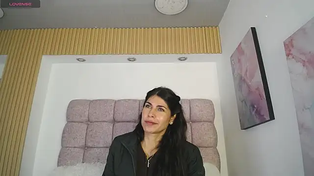 Melodi Roux online show from June 2026 01:39:02 PM