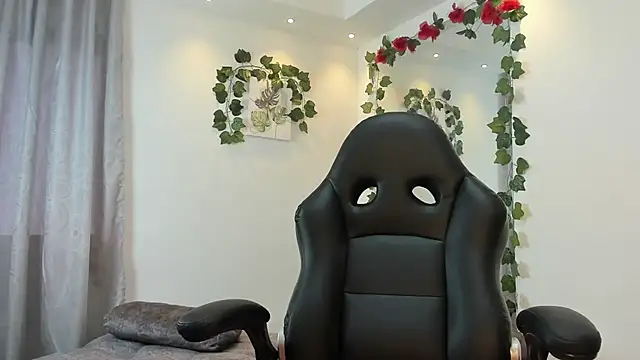 Snapshot of Electraa_fox chatting on February 2025 12:12:01 PM Electraa fox online show from February 2025 12:12:01 PM