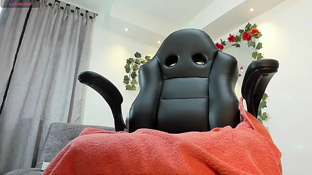 Snapshot of Electraa_fox chatting on February 2025 03:36:02 PM Electraa fox online show from February 2025 03:36:02 PM