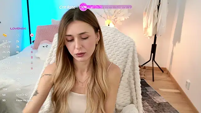 Snapshot of Sophie_Enzo chatting on January 2025 10:15:02 PM Sophie Enzo online show from January 2025 10:15:02 PM