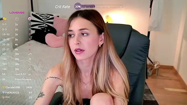 Snapshot of Sophie_Enzo chatting on February 2025 01:36:01 AM Sophie Enzo online show from February 2025 01:36:01 AM