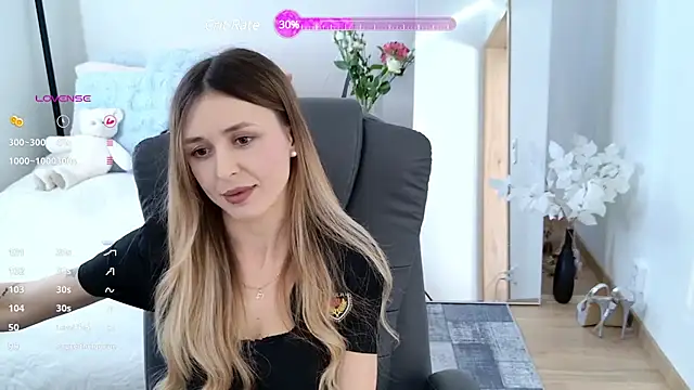 Snapshot of Sophie_Enzo chatting on March 2025 08:51:01 AM Sophie Enzo online show from March 2025 08:51:01 AM