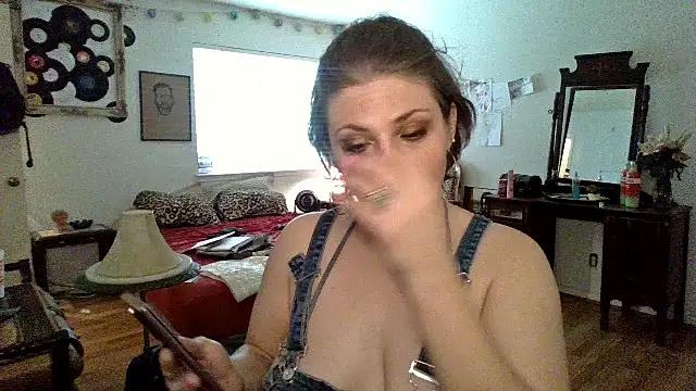 sophiarica online show from April 2026 09:39:33 PM