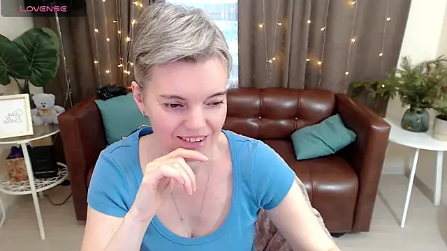 Cutie Erikaa1 online show from December 2024 05:33:02 AM