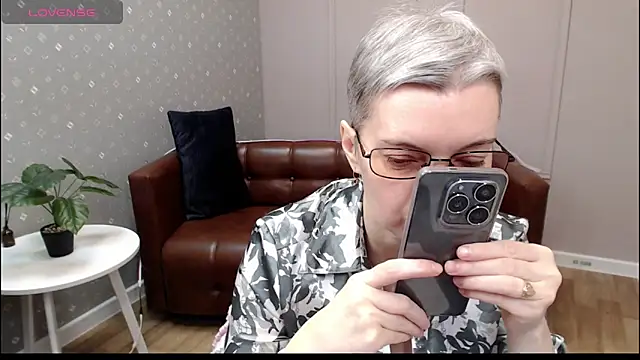 Cutie Erikaa1 online show from December 2025 02:18:01 AM