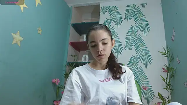 Mia-kalinfa online show from December 2024 12:56:02 PM