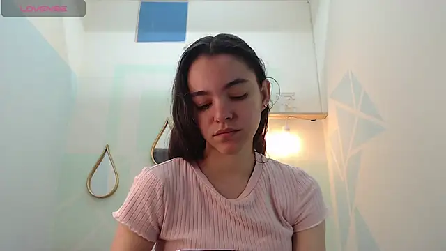 Mia-kalinfa online show from February 2025 01:20:01 PM