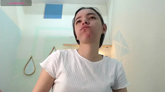 Mia-kalinfa online show from February 2025 01:11:01 PM