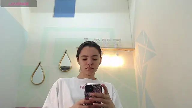 Mia-kalinfa online show from February 2025 01:17:02 PM