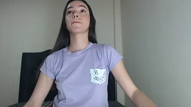 Mia-kalinfa online show from April 2026 04:35:01 PM