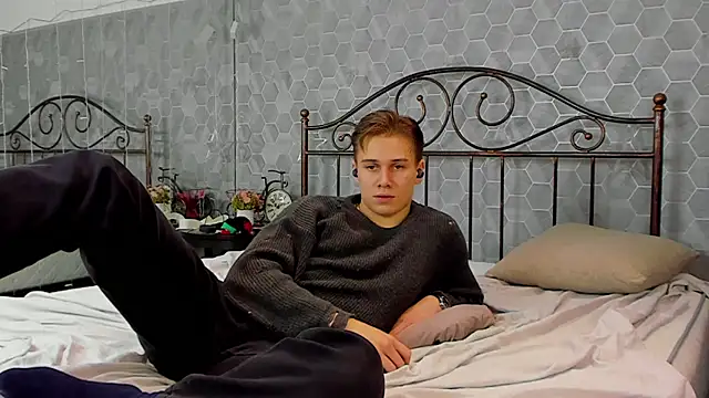 Marcus Swampov online show from December 2024 06:32:02 PM