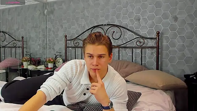 Marcus Swampov online show from December 2024 02:28:01 AM