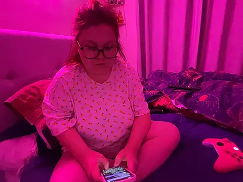 Tallulah-mae-xoxox online show from February 2025 07:02:01 PM