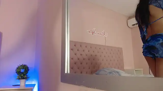 alice sofia online show from November 2025 01:22:01 PM