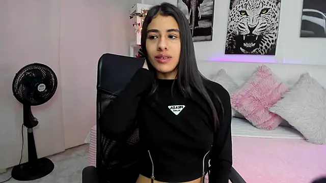 Snapshot of valery-rivas chatting on December 2024 12:49:01 PM valery-rivas online show from December 2024 12:49:01 PM