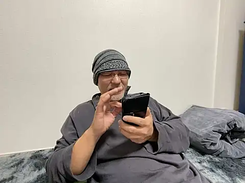 Snapshot of Grandpa29hijii chatting on March 2025 01:06:02 PM Grandpa29hijii online show from March 2025 01:06:02 PM