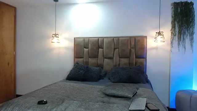 aleejhandraa online show from February 2026 10:11:02 PM