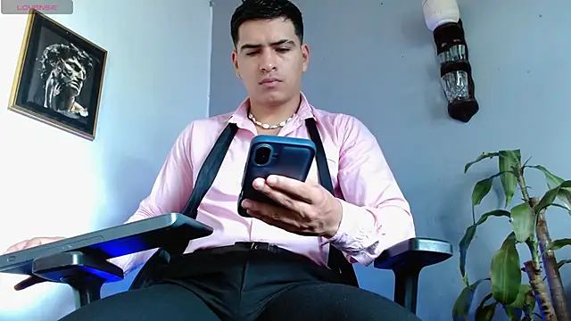 Snapshot of Adrian_Mill3r chatting on November 2025 05:59:01 PM Adrian Mill3r online show from November 2025 05:59:01 PM