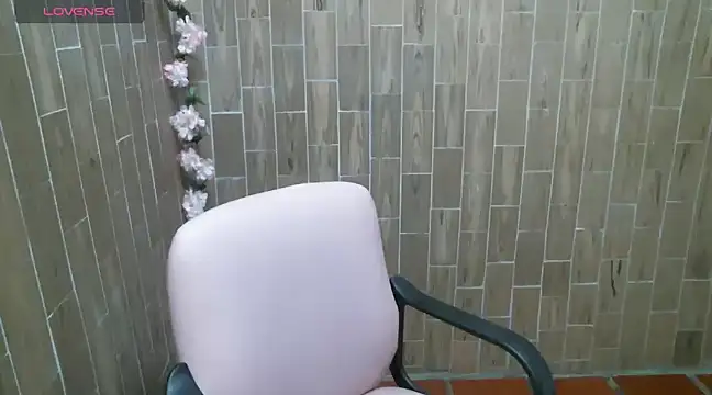 solyeria online show from December 2024 06:21:01 PM