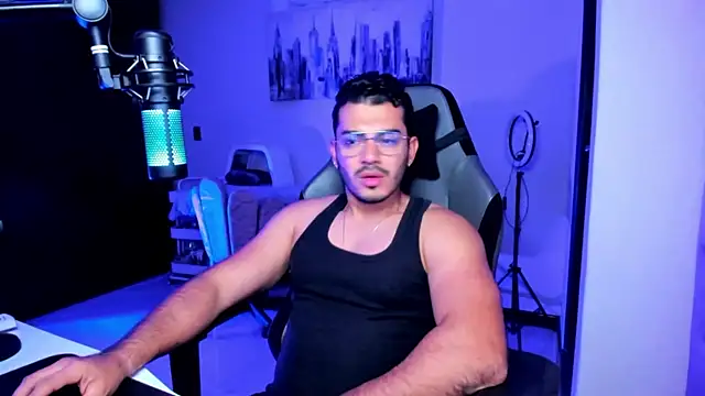 BrunoD31 online show from October 2025 04:49:02 AM