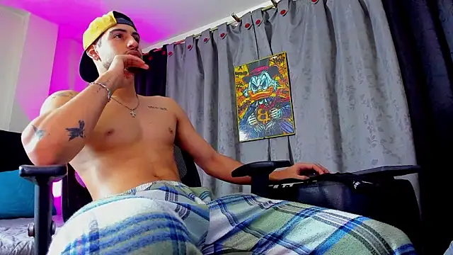 Giomar Reyes online show from February 2026 07:37:02 AM