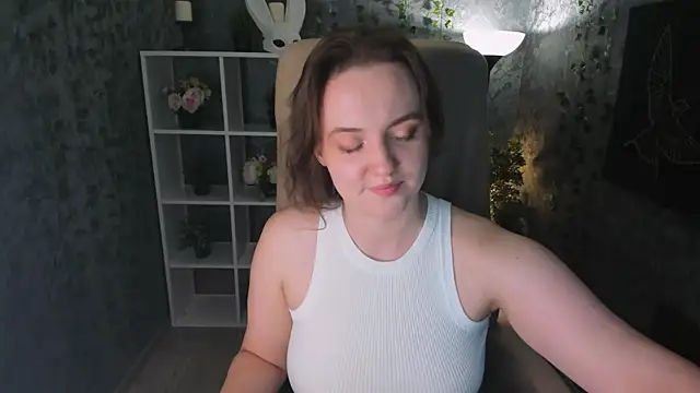 Lella Ryann  online show from September 2025 12:49:02 PM