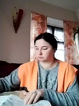 Snapshot of Holly-69 chatting on December 2024 06:43:02 AM Holly-69 online show from December 2024 06:43:02 AM