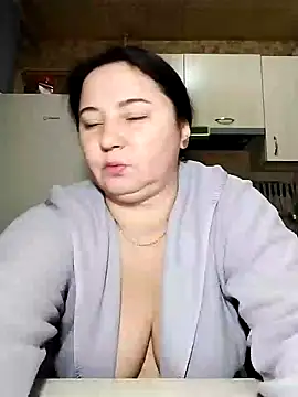 Snapshot of Holly-69 chatting on January 2025 10:13:02 PM Holly-69 online show from January 2025 10:13:02 PM