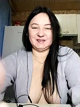 Snapshot of Holly-69 chatting on February 2025 03:05:02 PM Holly-69 online show from February 2025 03:05:02 PM