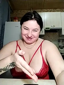 Snapshot of Holly-69 chatting on February 2025 08:58:02 PM Holly-69 online show from February 2025 08:58:02 PM